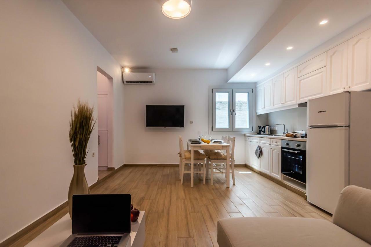 White Rock Milos Suites Adamantas  Exterior foto